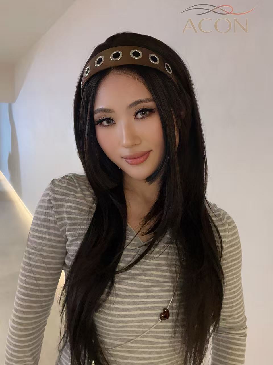Vintage Cutout Wide Headband – Metal-Trim Detail | ACON