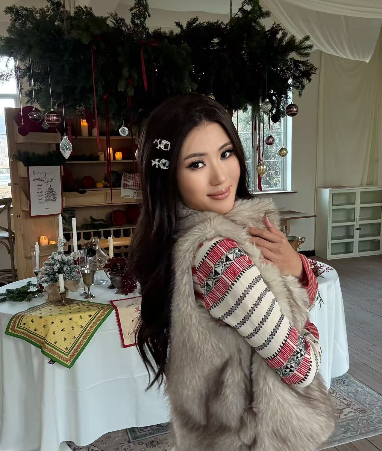 Sparkling crystal leopard print Hello kitty MiNi Hair Clips ,2 Pack